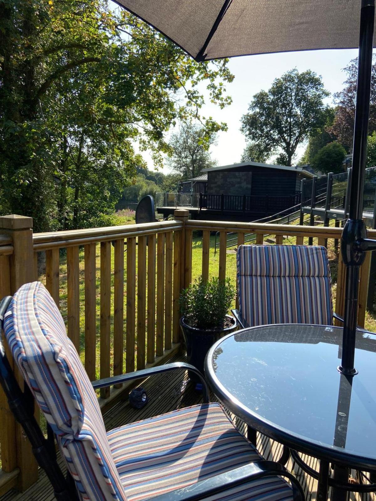 Chalet 64, Lakeside, Glan Gwna Holiday Park カーナーヴォン エクステリア 写真